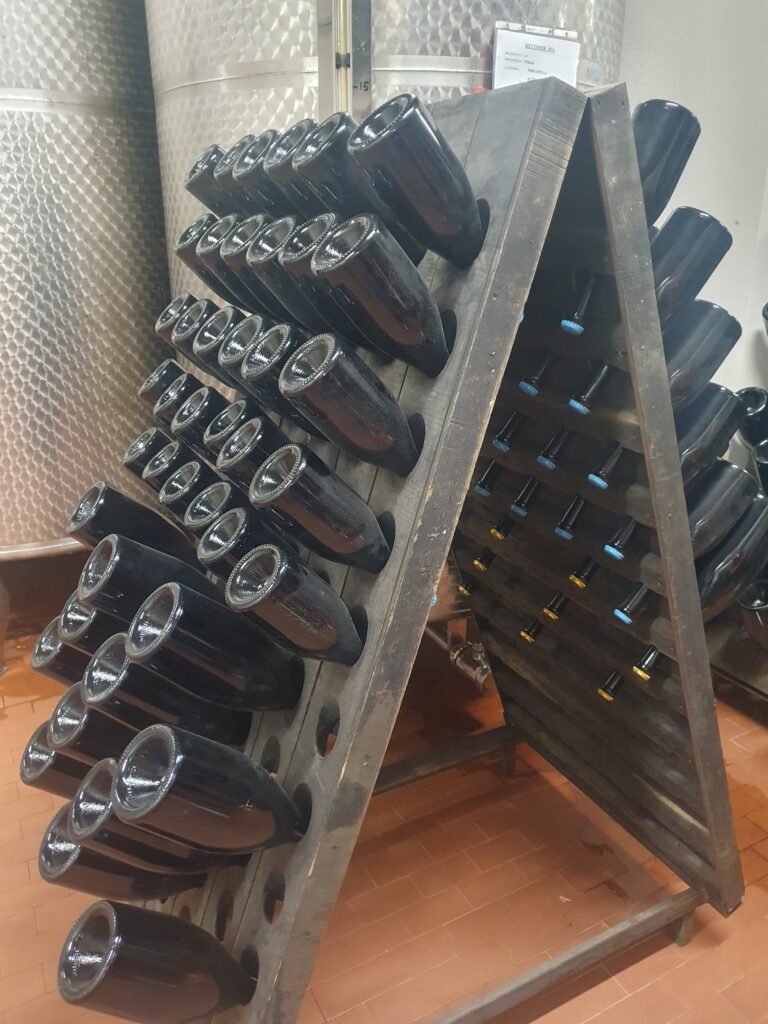 轉瓶架 riddling rack